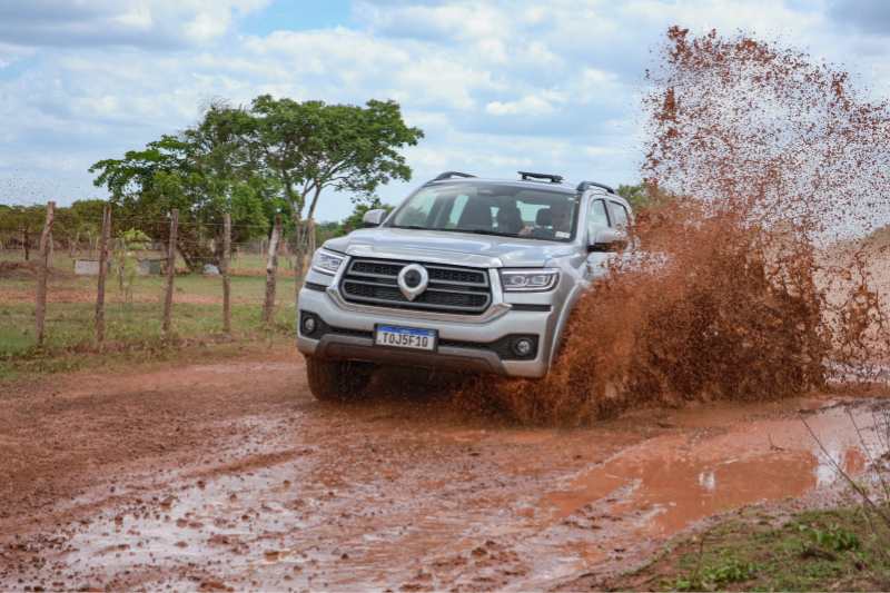 Poer P30 no Rally Cerápio